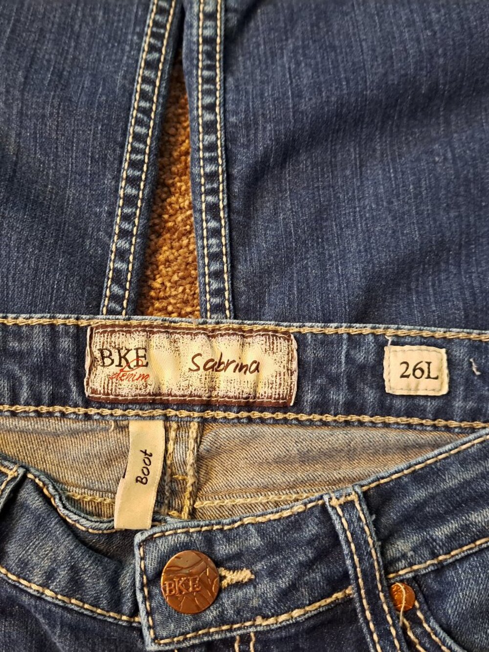 BKE Denim Buckle Sabrina Distressed Boot Jeans With Embroidered Pockets - Picture 5 of 10